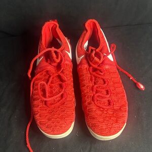 Nice red Nike low topps size 10-#446